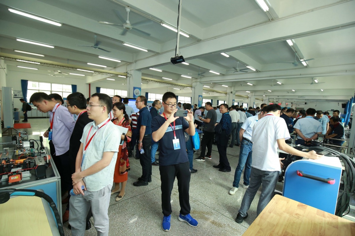 深圳風(fēng)向標教育資源股份有限公司