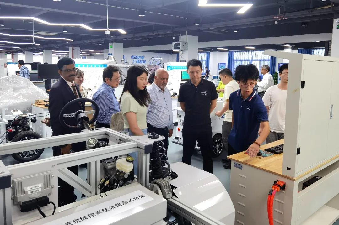 深圳風(fēng)向標(biāo)教育資源股份有限公司 深圳風(fēng)向標(biāo)教育資源股份有限公司