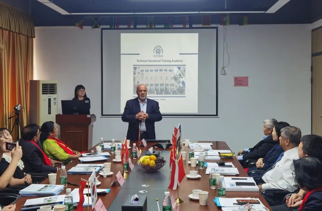 深圳風(fēng)向標(biāo)教育資源股份有限公司 深圳風(fēng)向標(biāo)教育資源股份有限公司