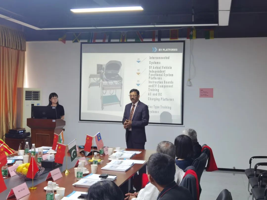 深圳風(fēng)向標(biāo)教育資源股份有限公司 深圳風(fēng)向標(biāo)教育資源股份有限公司