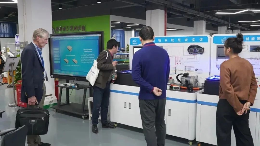 深圳風(fēng)向標(biāo)教育資源股份有限公司 深圳風(fēng)向標(biāo)教育資源股份有限公司