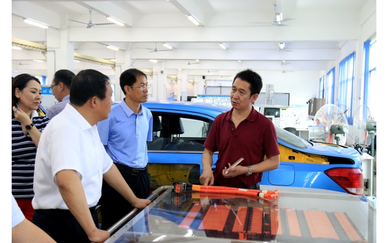 烏蘭察布副市長于海宇一行考察我司風(fēng)向標(biāo)，對接ppp模式／校企合作